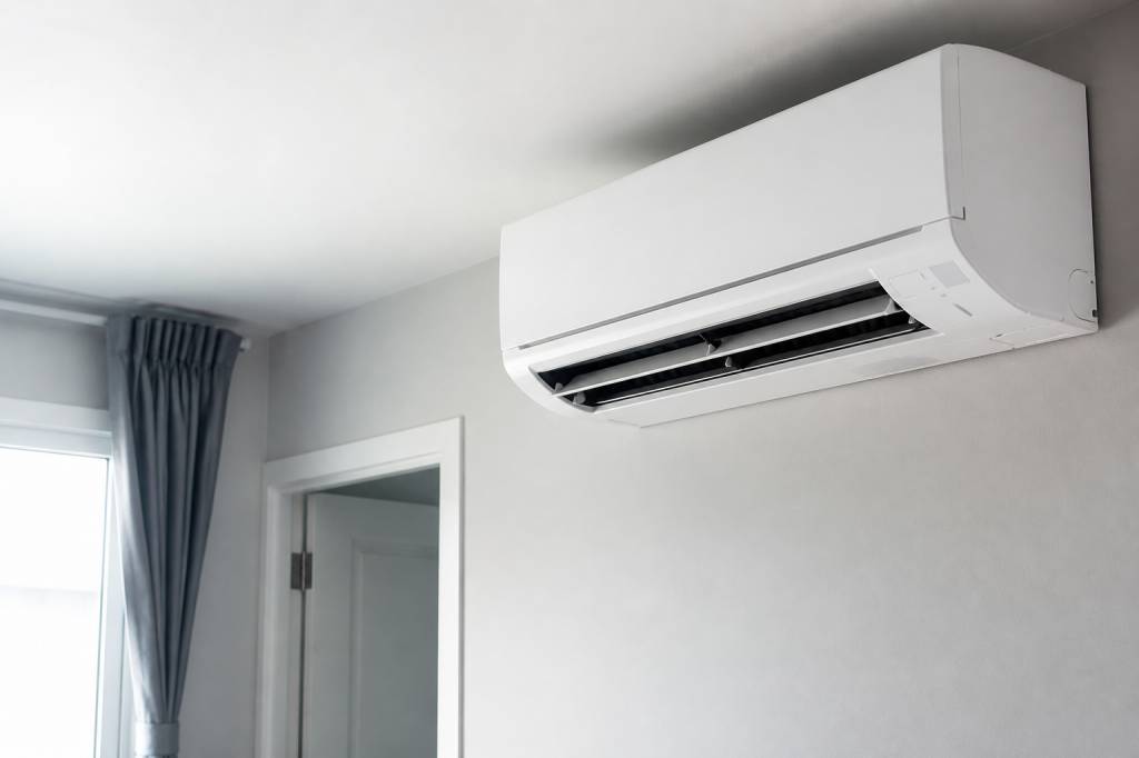 Combien consomme une clim par jour ?