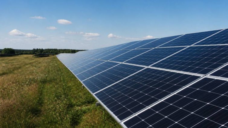 Bilan carbone panneau solaire : quel est son impact environnemental ?