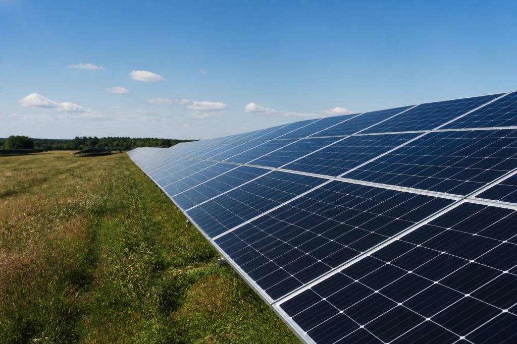 Bilan carbone panneau solaire : quel est son impact environnemental ?